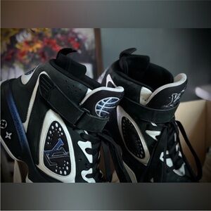 LOUIS VUITTON LV Trainer 2 Sneaker 1AAHC6